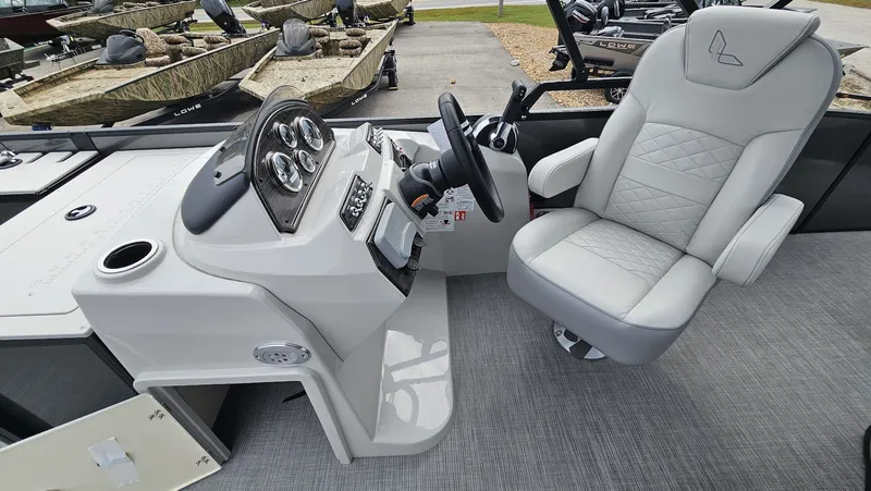 Slide: The Image of Lowe SF 214 Sport Fish 2026 - 17