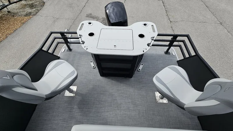 Slide: The Image of Lowe SF 214 Sport Fish 2026 - 18