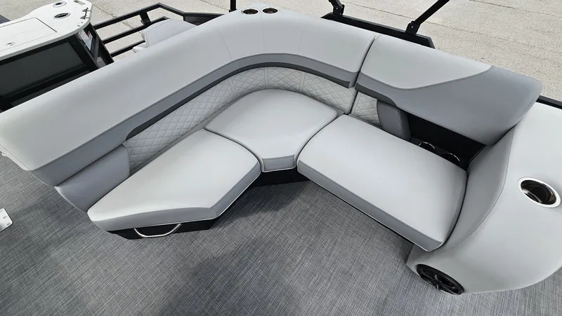 Slide: The Image of Lowe SF 214 Sport Fish 2026 - 20