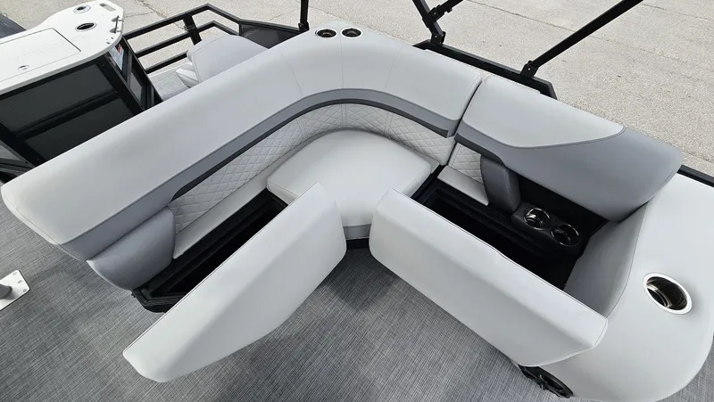 Slide: The Image of Lowe SF 214 Sport Fish 2026 - 21