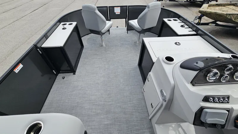 Slide: The Image of Lowe SF 214 Sport Fish 2026 - 22