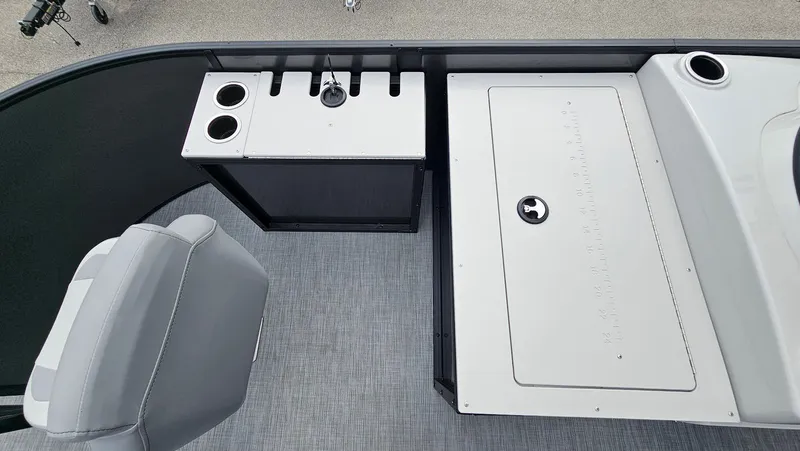 Slide: The Image of Lowe SF 214 Sport Fish 2026 - 24