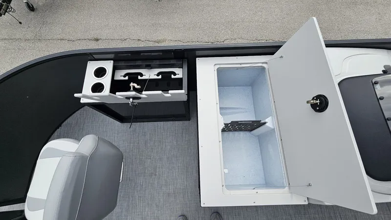 Slide: The Image of Lowe SF 214 Sport Fish 2026 - 25