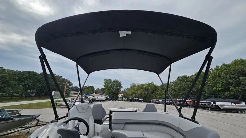 Slide: The Image of Lowe SF 214 Sport Fish 2026 - 29