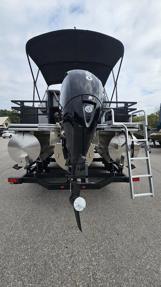 Slide: The Image of Lowe SF 214 Sport Fish 2026 - 8