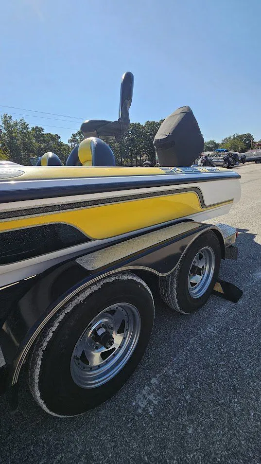 Slide: The Image of Skeeter TZX 200 2005 - 10