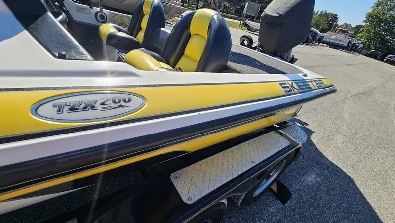 Slide: The Image of Skeeter TZX 200 2005 - 11