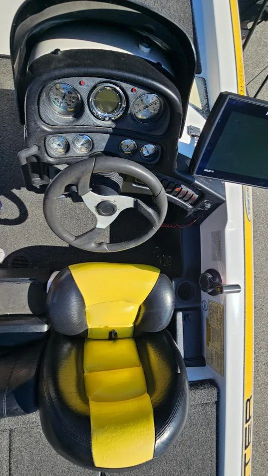 Slide: The Image of Skeeter TZX 200 2005 - 17