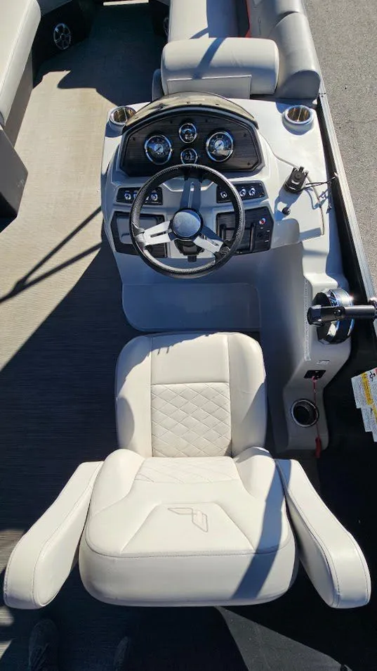 Slide: The Image of Lowe Ss 250 2023 - 12