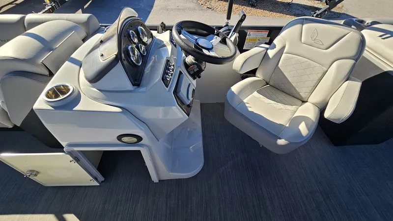 Slide: The Image of Lowe Ss 250 2023 - 13