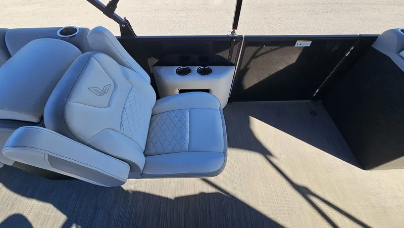 Slide: The Image of Lowe Ss 250 2023 - 15