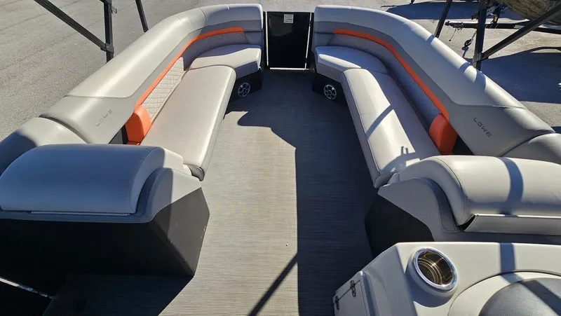 Slide: The Image of Lowe Ss 250 2023 - 21