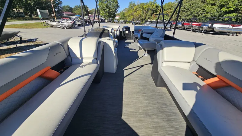 Slide: The Image of Lowe Ss 250 2023 - 23