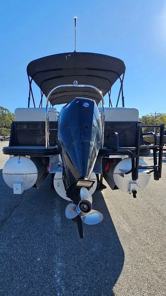 Slide: The Image of Lowe Ss 250 2023 - 6