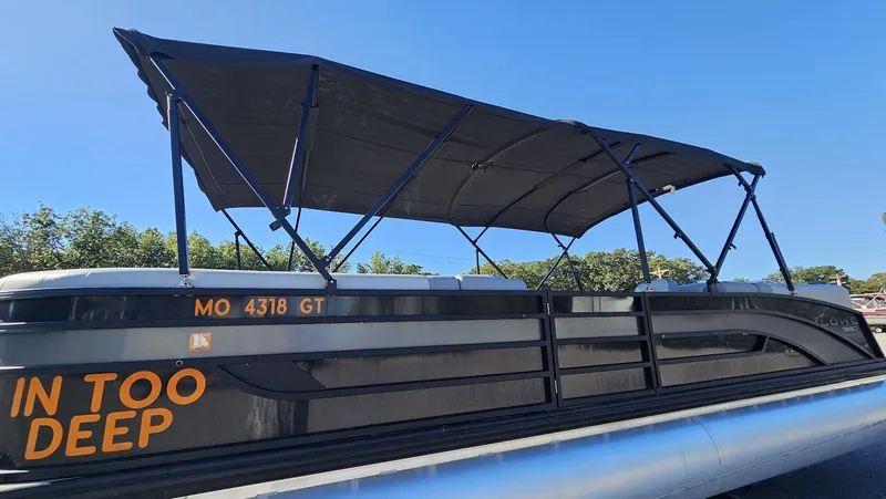 Slide: The Image of Lowe Ss 250 2023 - 8