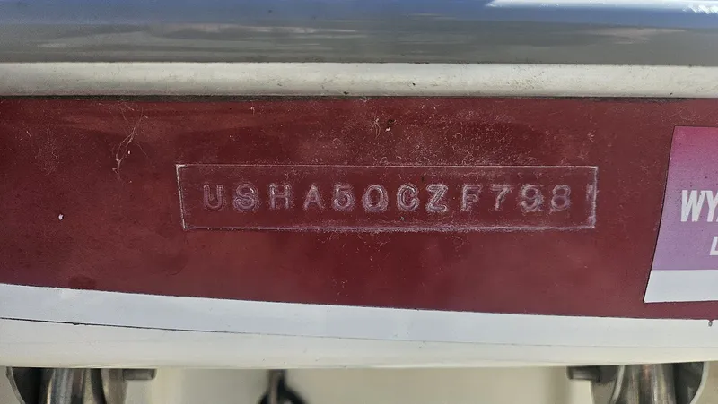 Slide: The Image of Bayliner Capri 2050SS 1998 - 3