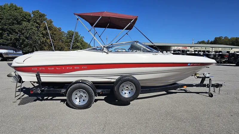 Slide: The Image of Bayliner Capri 2050SS 1998 - 4