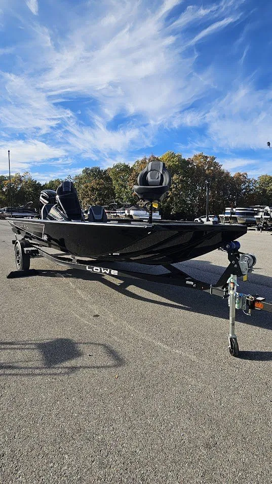 Slide: The Image of Lowe Stinger 175C 2026 - 11