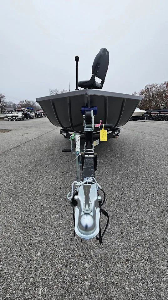 Slide: The Image of Lowe Stinger 195C 2026 - 11