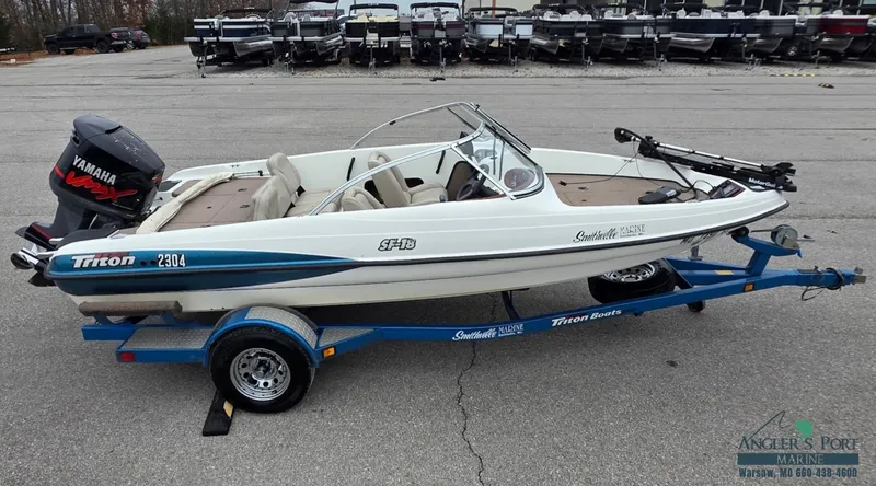 The Image of Triton 18 Sf 2000 - undefined