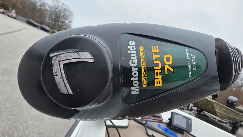 Slide: The Image of Triton 18 Sf 2000 - 10