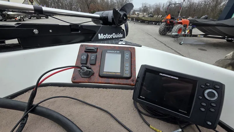 Slide: The Image of Triton 18 Sf 2000 - 28