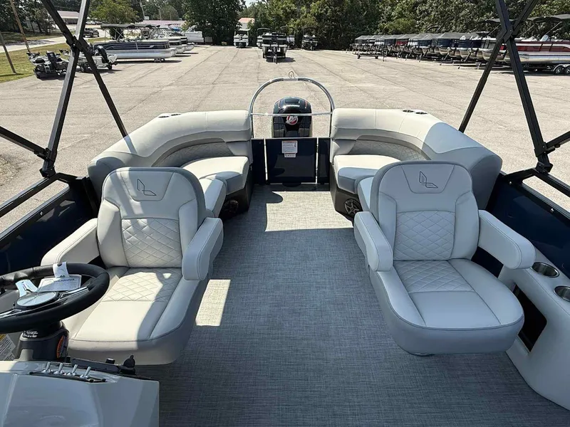 Slide: The Image of Lowe SS230 WV 2026 - 12