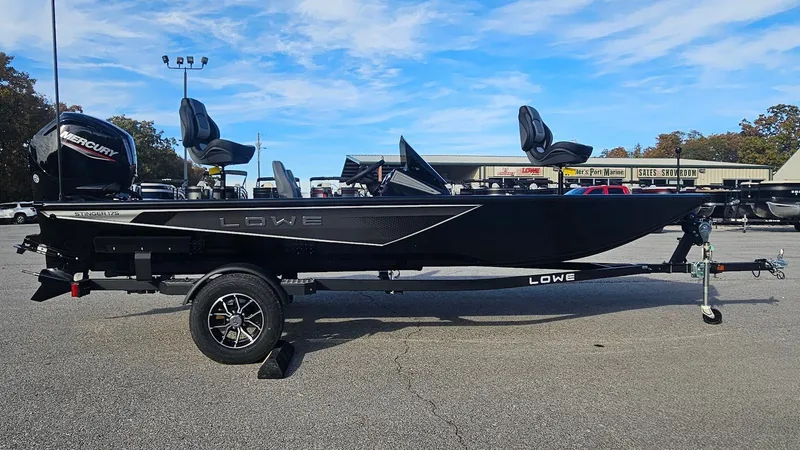 Slide: The Image of Lowe Stinger 175C 2026 - 25