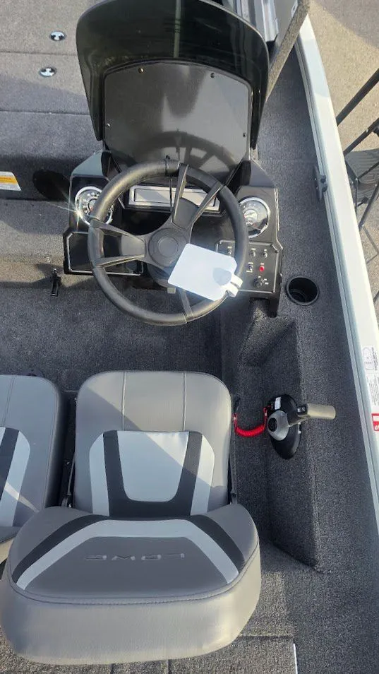 Slide: The Image of Lowe Stinger 195C 2026 - 12