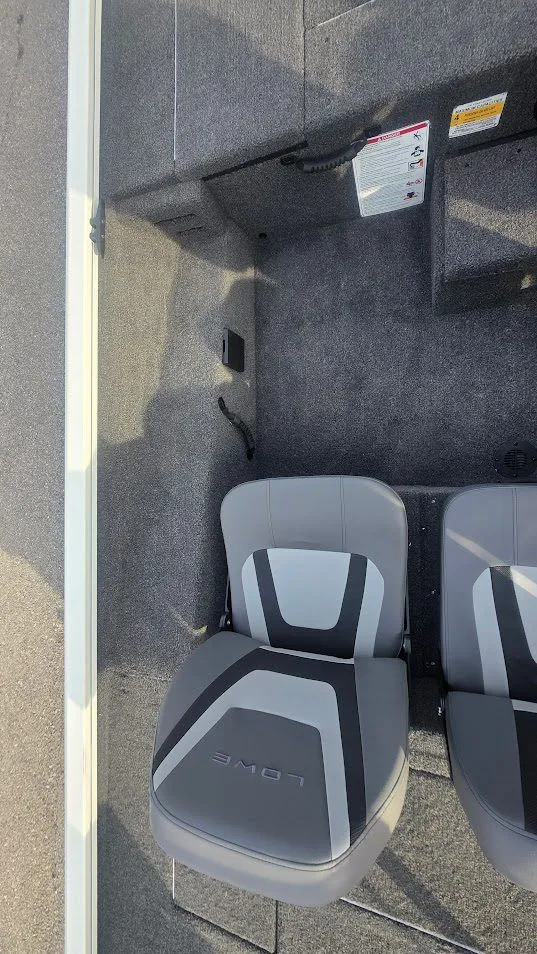 Slide: The Image of Lowe Stinger 195C 2026 - 13