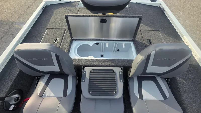 Slide: The Image of Lowe Stinger 195C 2026 - 15