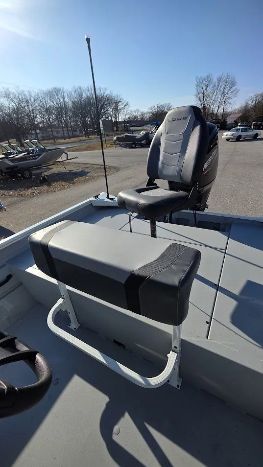 Slide: The Image of Lowe Roughneck 2070 Cc 2026 - 14