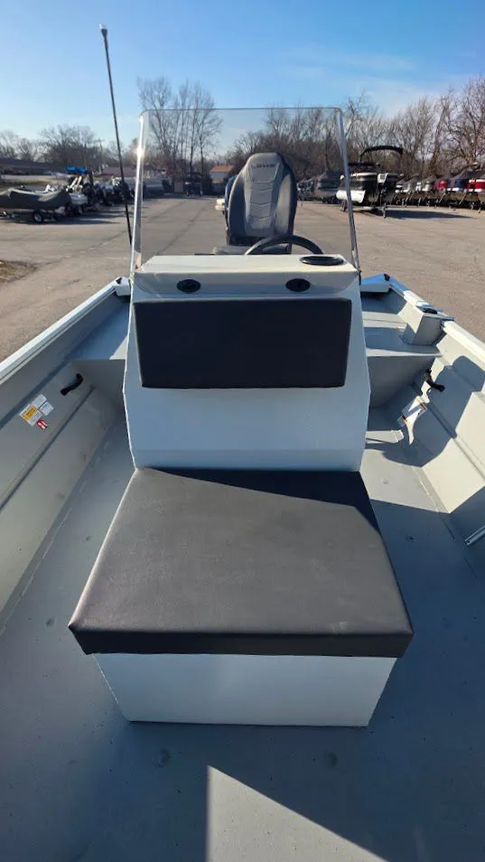 Slide: The Image of Lowe Roughneck 2070 Cc 2026 - 16