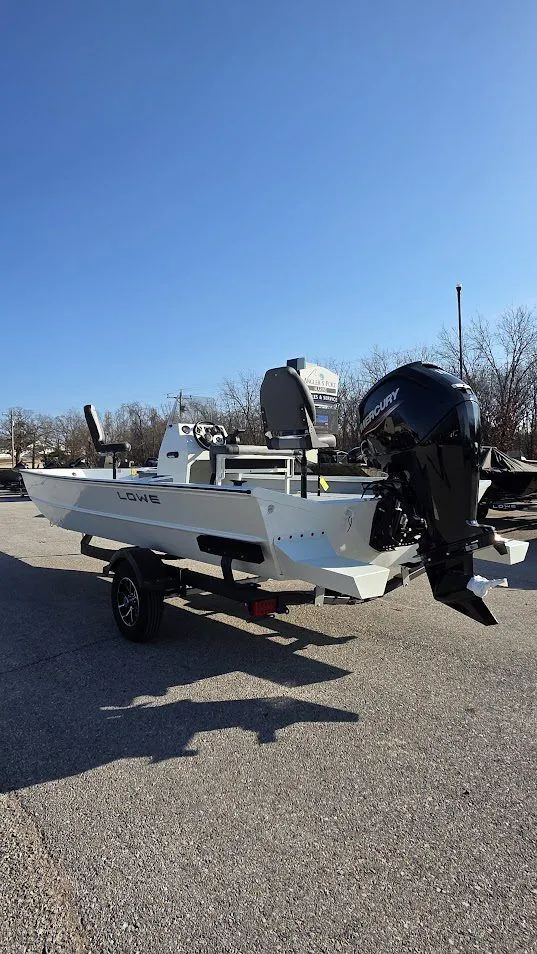 Slide: The Image of Lowe Roughneck 2070 Cc 2026 - 7