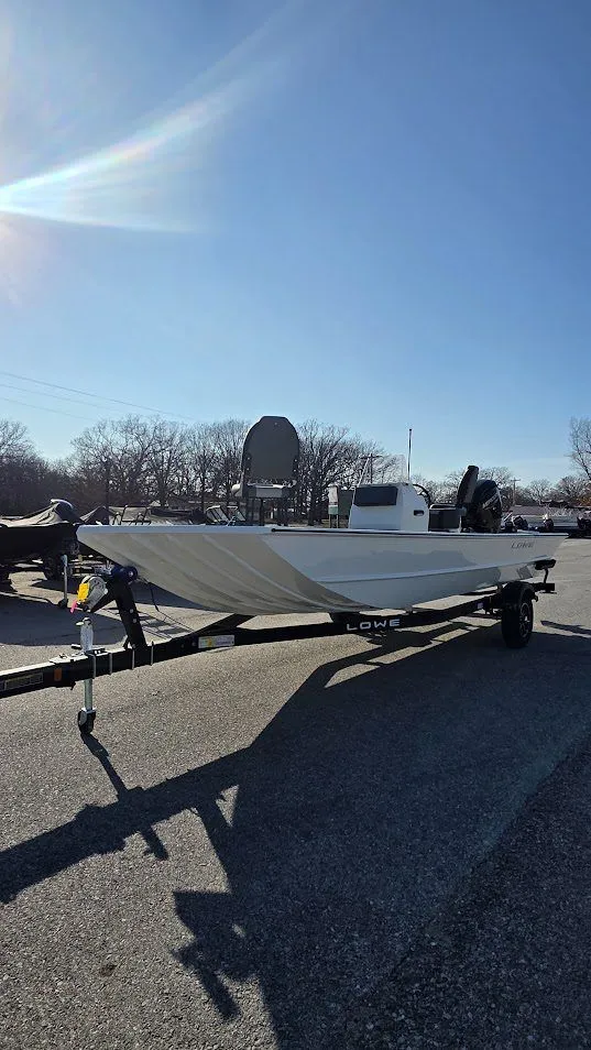 Slide: The Image of Lowe Roughneck 2070 Cc 2026 - 9