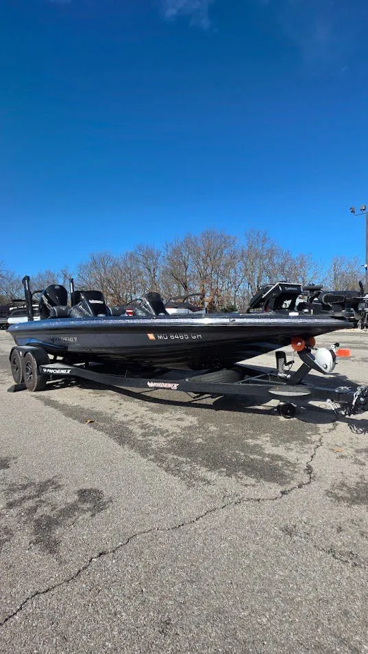Slide: The Image of Phoenix Bass Boat 21 PHX 2023 - 14