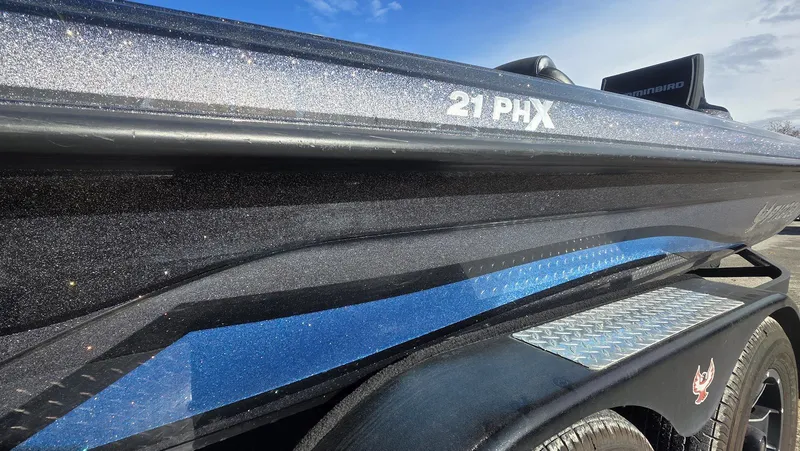 Slide: The Image of Phoenix Bass Boat 21 PHX 2023 - 16