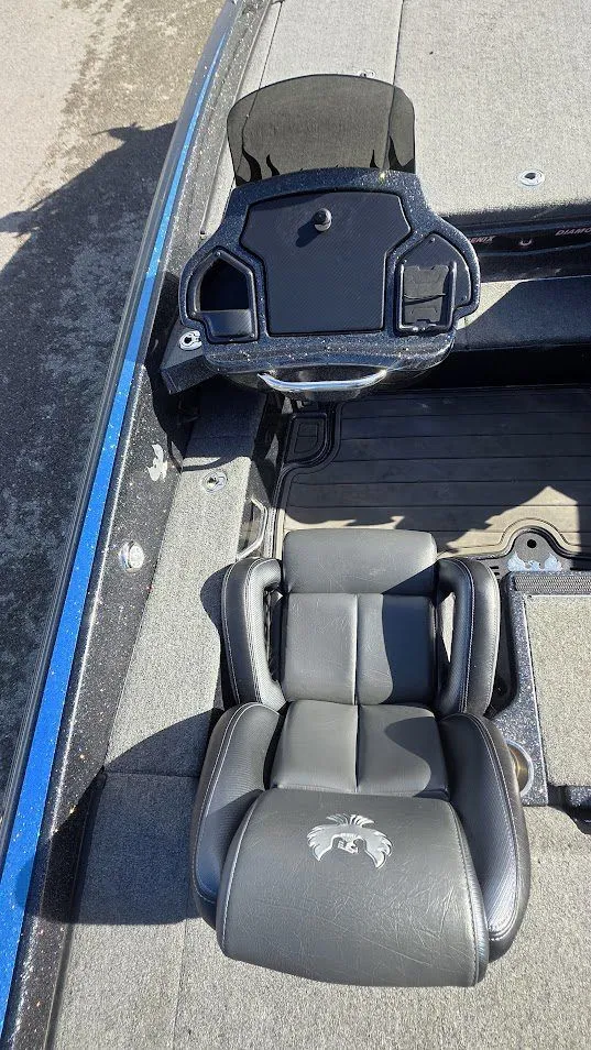 Slide: The Image of Phoenix Bass Boat 21 PHX 2023 - 18