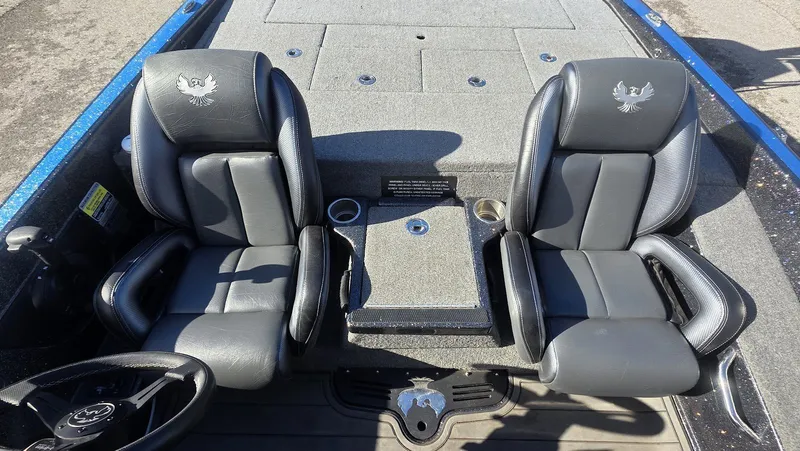 Slide: The Image of Phoenix Bass Boat 21 PHX 2023 - 22