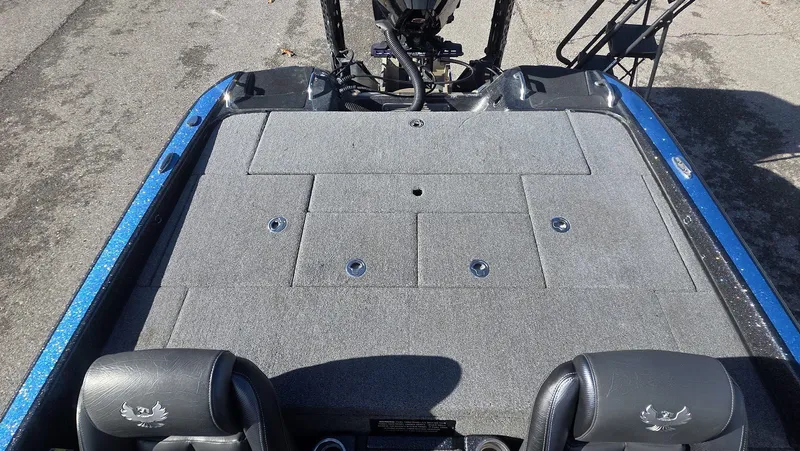 Slide: The Image of Phoenix Bass Boat 21 PHX 2023 - 24