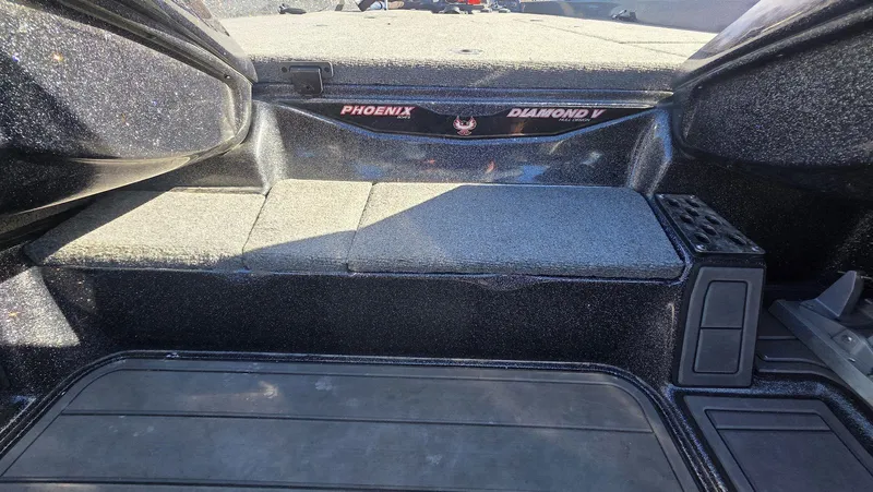 Slide: The Image of Phoenix Bass Boat 21 PHX 2023 - 26