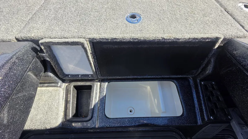 Slide: The Image of Phoenix Bass Boat 21 PHX 2023 - 27