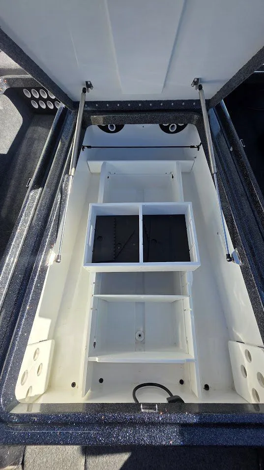 Slide: The Image of Phoenix Bass Boat 21 PHX 2023 - 32