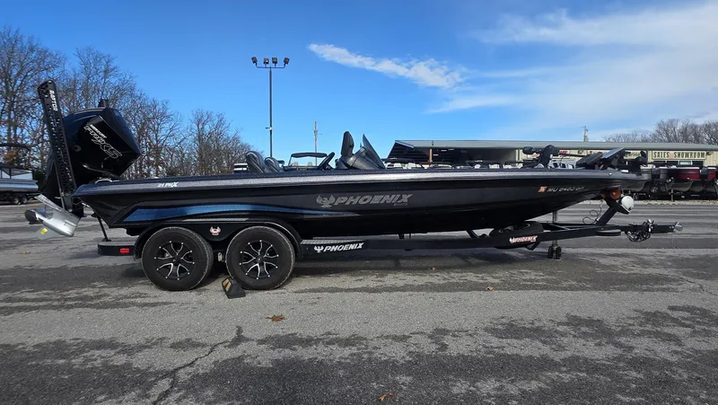 Slide: The Image of Phoenix Bass Boat 21 PHX 2023 - 4