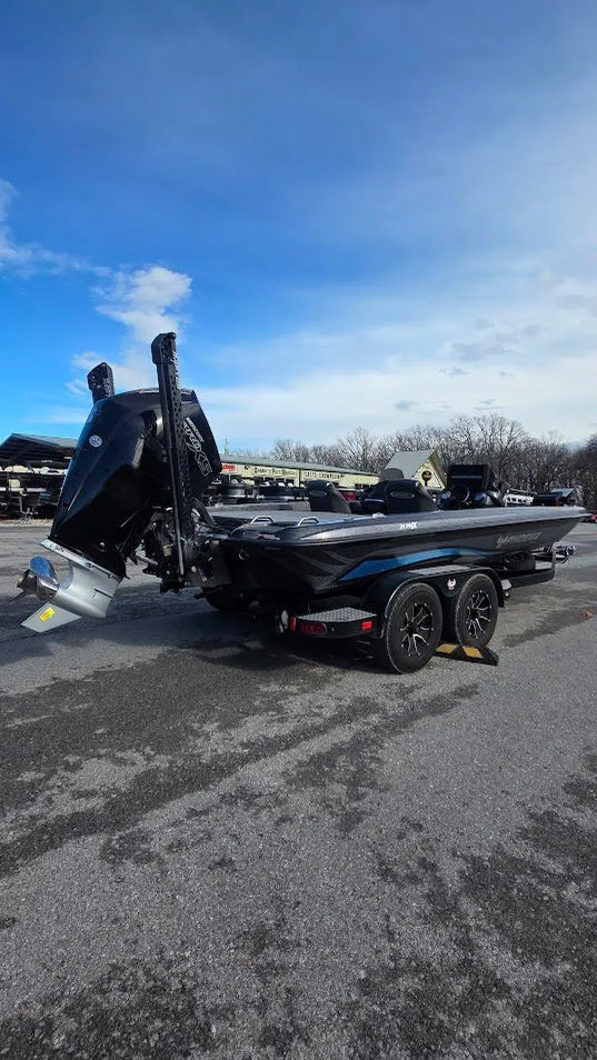 Slide: The Image of Phoenix Bass Boat 21 PHX 2023 - 5