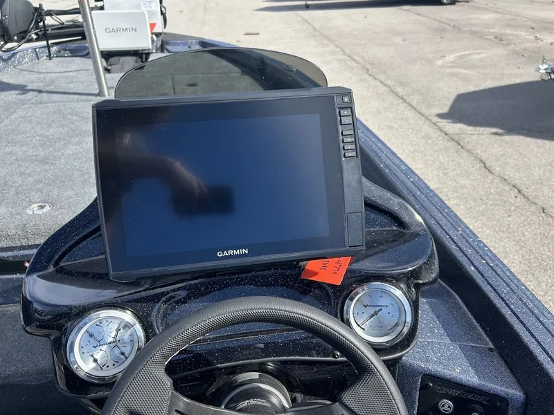 Slide: The Image of Phoenix Bass Boat 20XE 2024 - 13