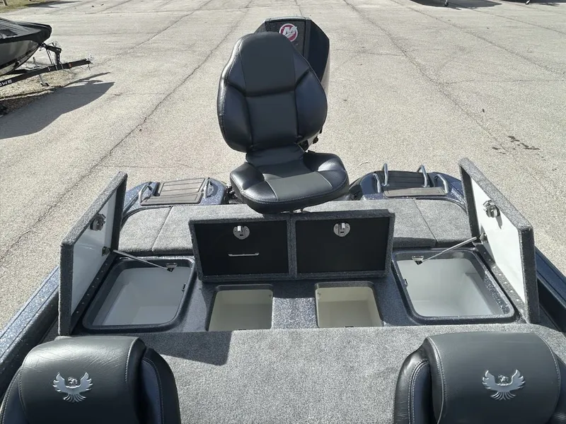 Slide: The Image of Phoenix Bass Boat 20XE 2024 - 8