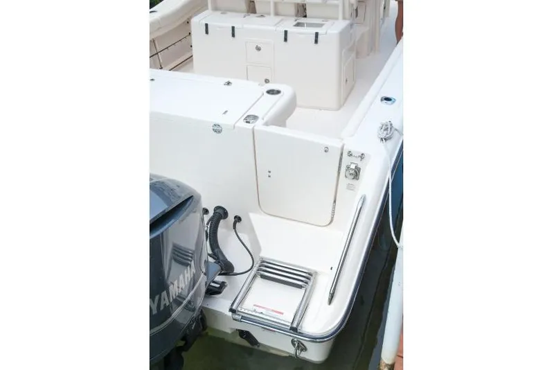 Slide: The Image of Manufacturer Provided Image: 2016 Grady-White Canyon 336 boat stern with Yamaha outboard motor and swim ladder. - 14