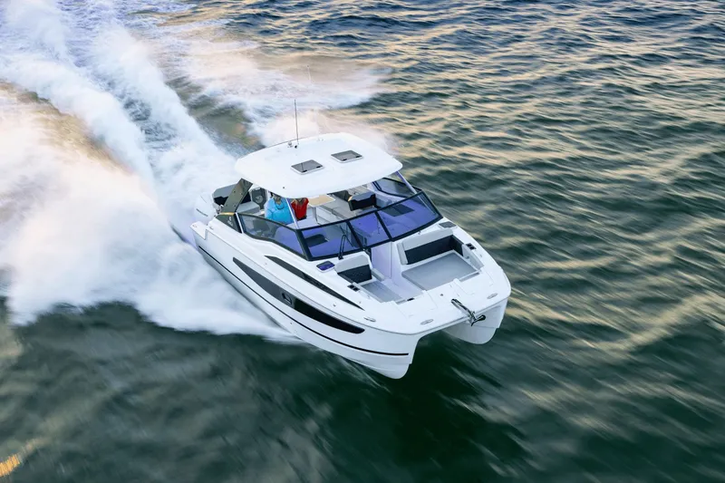 Slide: The Image of Aquila 32 Sport 2026 - 1