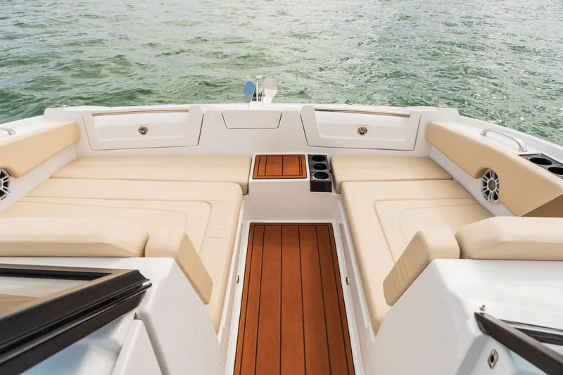 Slide: The Image of Aquila 32 Sport 2026 - 8